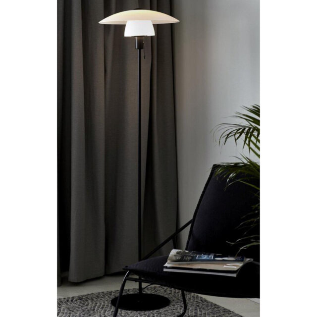 150cm White Traditional Floor Lamp