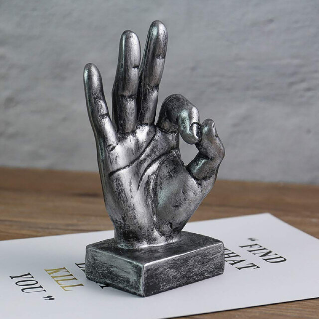 Figurines & Sculptures