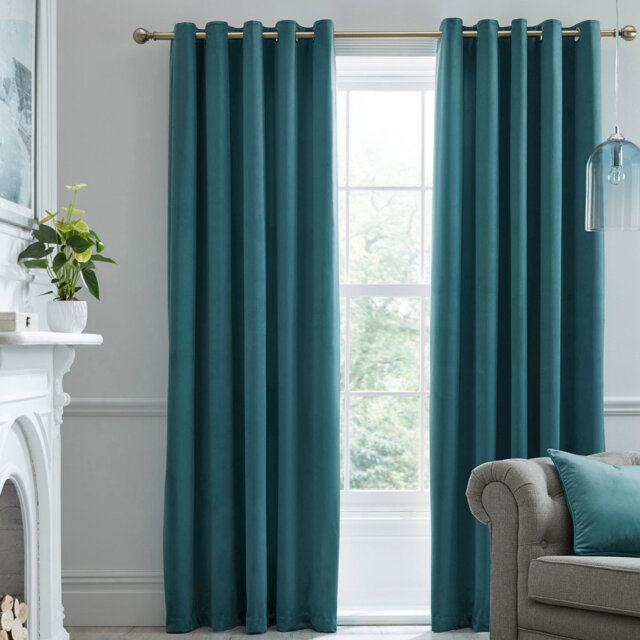 Montrose 100% Polyester Pair of Eyelet Curtains