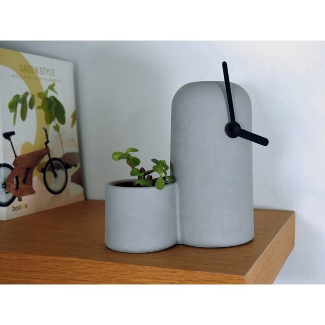 Analogue Concrete Mechanical Tabletop Clock
