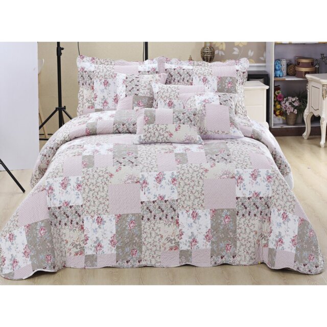 Vergas Polyester Patchwork Bedspread with Pillowcases Included