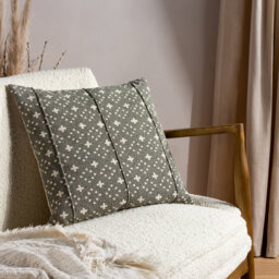 Helm Geometric Square Cushion