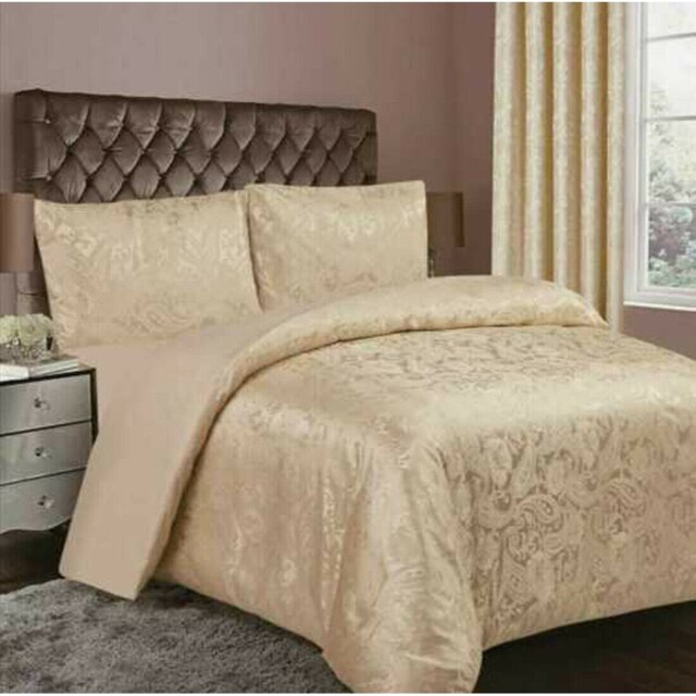 Diep Polyester Paisley Duvet Cover Set with Pillowcases Included