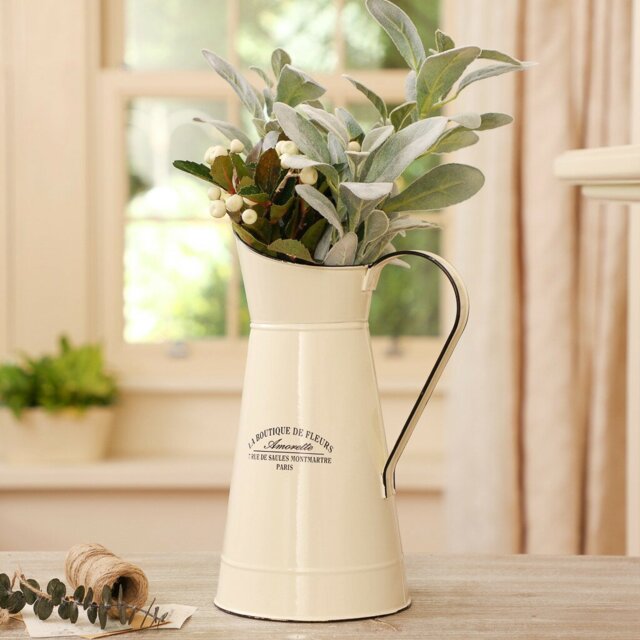Leela Metal Table Vase
