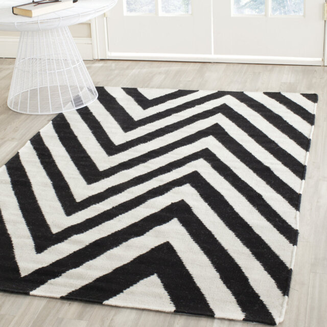 Mcnair Handmade Flatweave Wool Black/Ivory Rug