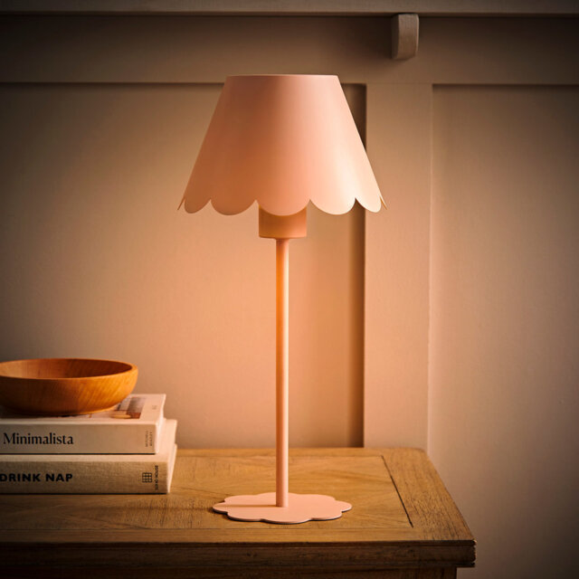 Deborha Metal Table Lamp