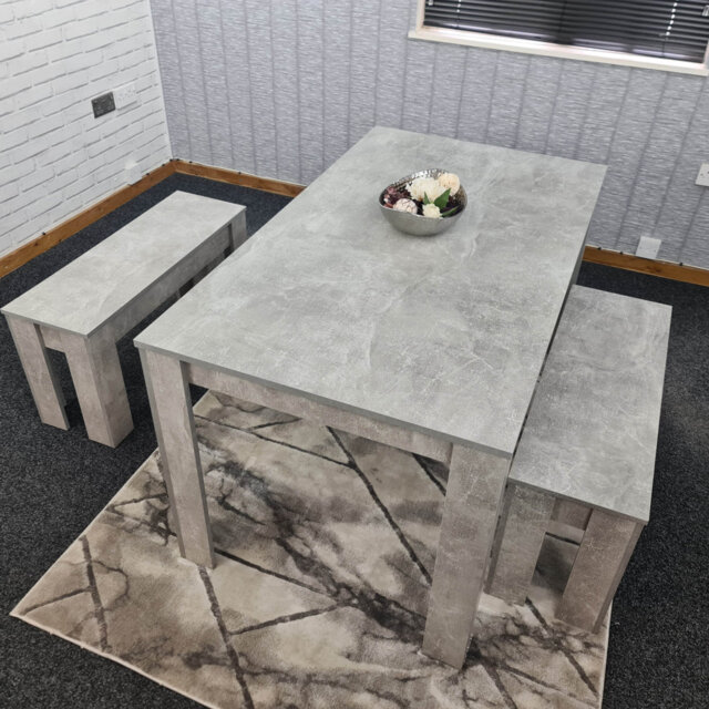 Capems 4 - Person Dining Set