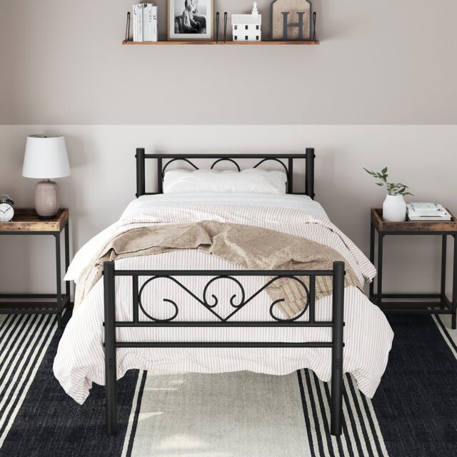 Ivyland Bed