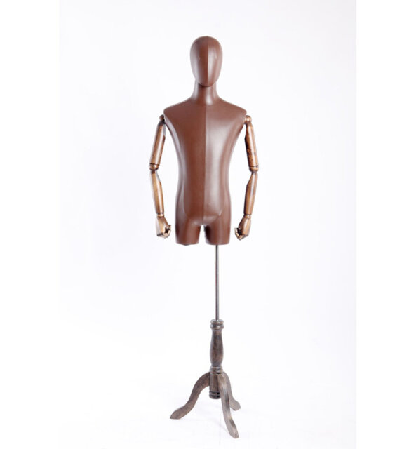 Amanii Statue