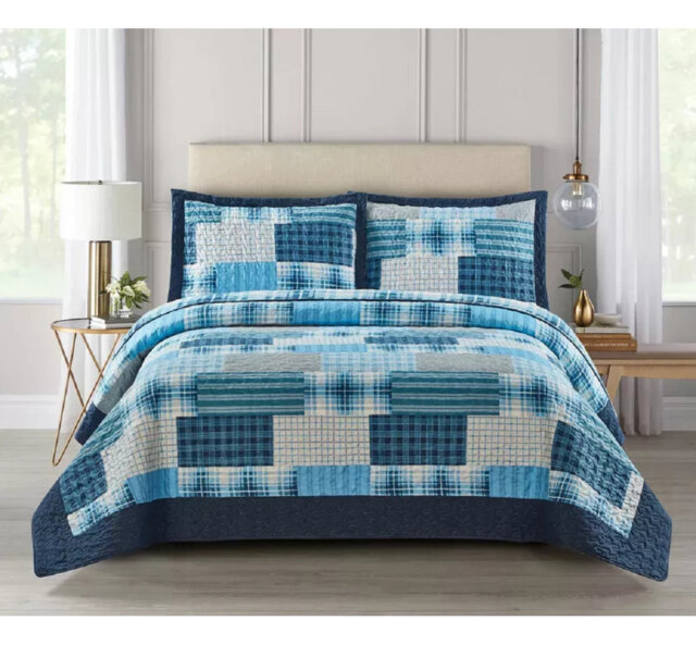 Newlin Polyester Patchwork Bedspread with Pillow Shams Included