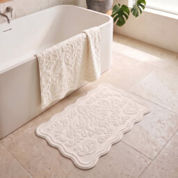 Gracie Floral Jacquard Scalloped Bath Mat