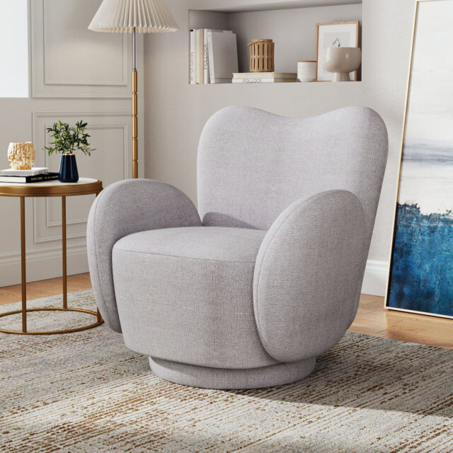 Luxury Fleece Swivel Chair: Warmth & Ergonomic Base
