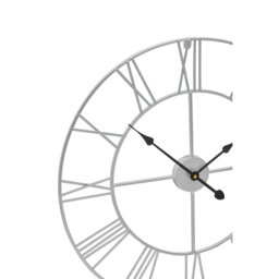 Ezzie Metal Wall Clock