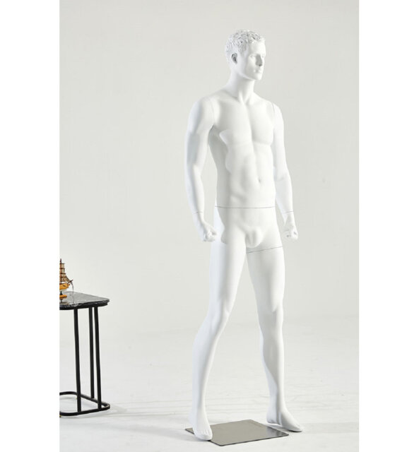 Heraclio People Statue
