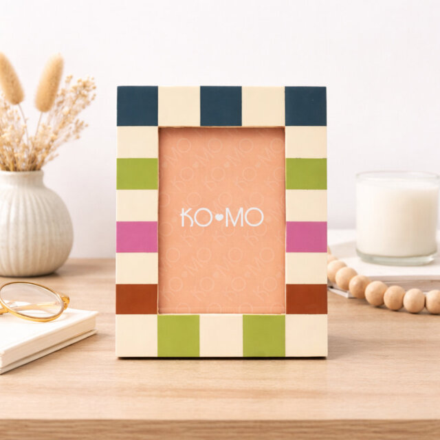 Checkered Resin Photo Frame with Glossy Finish, Modern Decorative Picture Frame for Home Decor