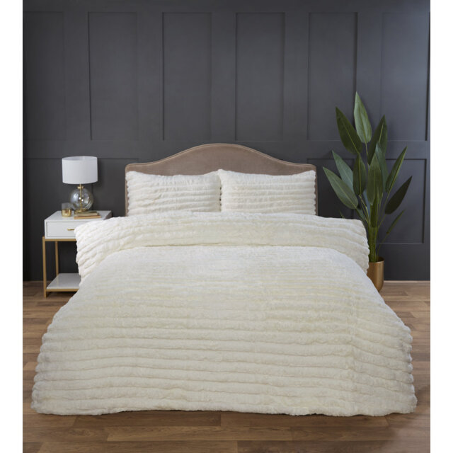 Aliyat Polyester Bedding with Pillowcases Included