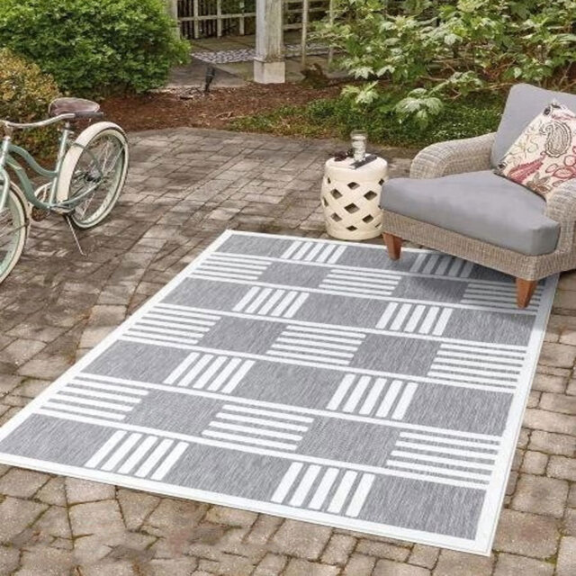 Chevron Machine Tufted Indoor / Outdoor Area Rug