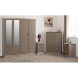 Cascio 4 Piece Bedroom Set