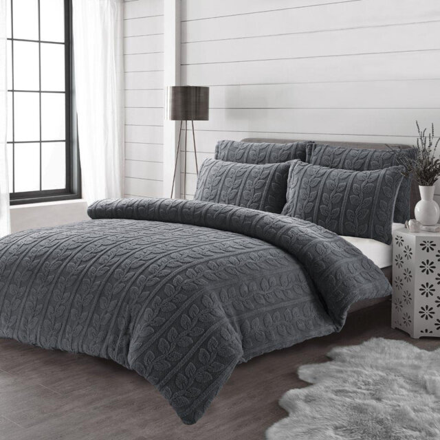 Polyester Floral Duvet Cover Set with Pillowcases Included