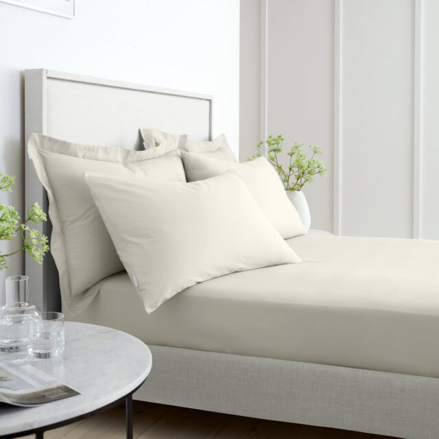 200 Thread Count 100% Cotton Extra Deep Fitted Sheet