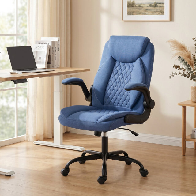 HOMCOM Executive Office Chair with Flip-Up Armrests for Home
