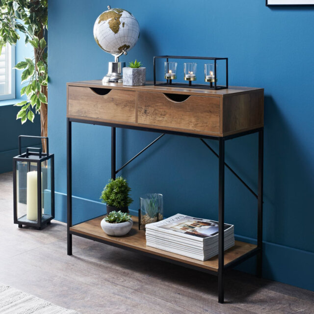 Arikan End Table