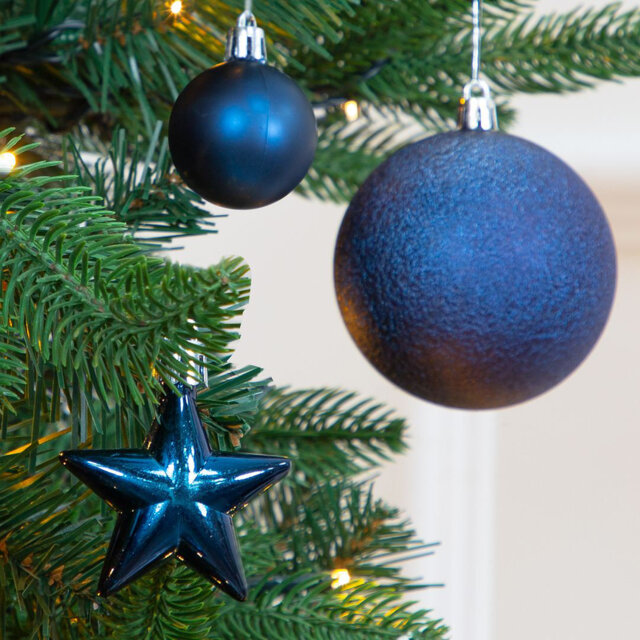 Christmas Workshop Solid Colour Bauble
