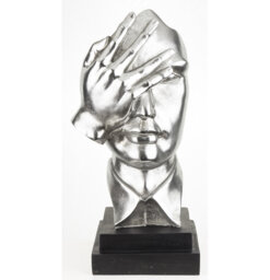 Figurines & Sculptures