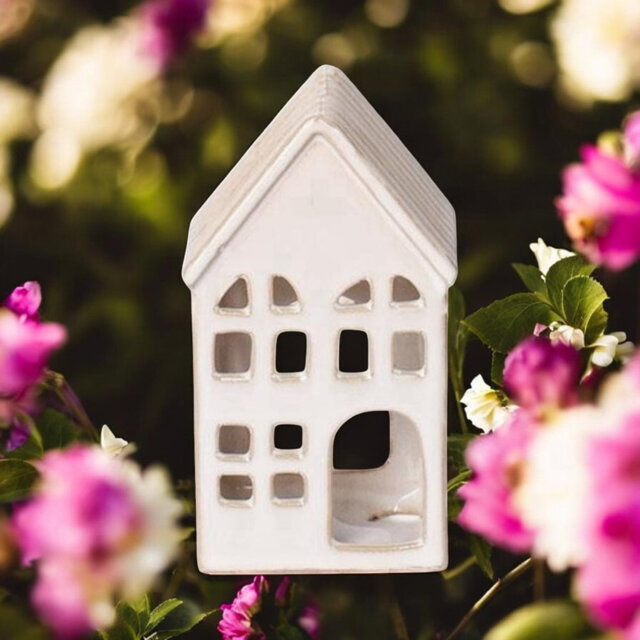 Cream Ceramic House Tealight Holder - Hand Finished Cosy Townhouse Design Decorative Candle Holder for Home Interior