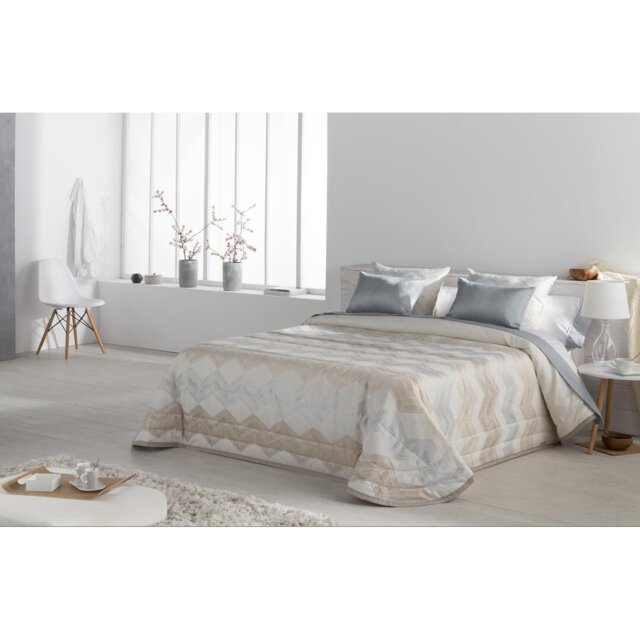 Orton Polyester Chevron / Zig Zag Bedspread