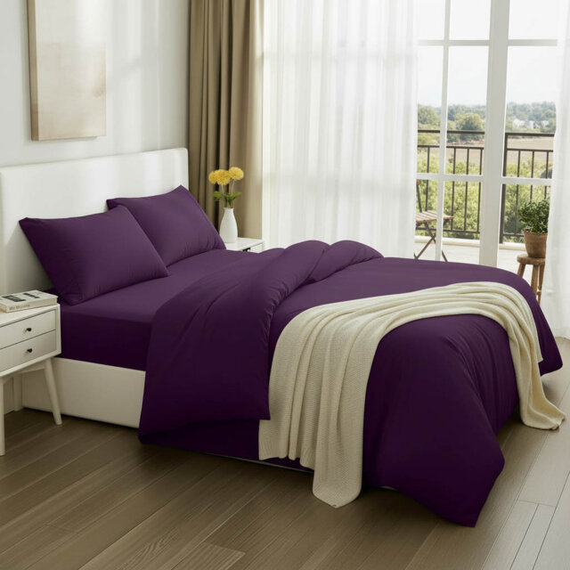 Polyester No Pattern Duvet Cover with Pillowcases Included