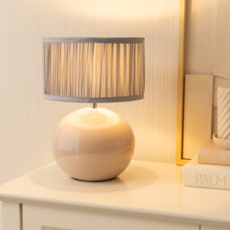 Daeqwon Ceramic Globe Lamp