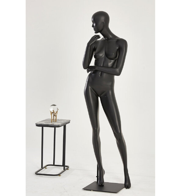 Aleshka People Statue