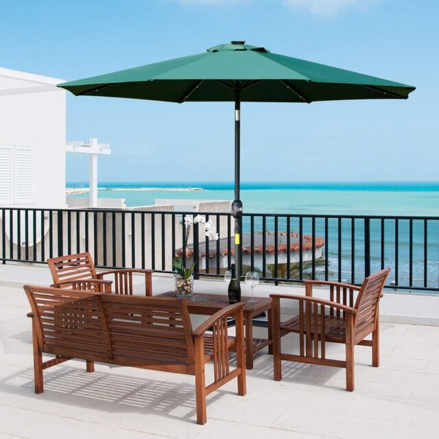 Outdoor 2.7m Traditional Parasol