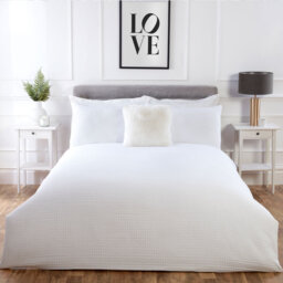 Polyester Solid Colour Duvet Cover Set with Pillowcases Included