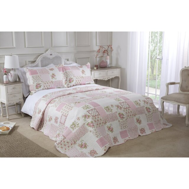Canadice Polyester Patchwork Bedspread with Pillow Shams Included