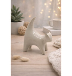 Figurines & Sculptures