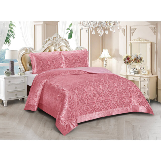 Damask Bedspread with Pillow Shams Included