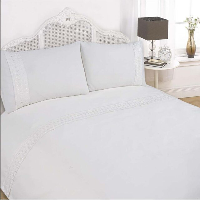 Dundalk Polyester Solid Colour Duvet Cover Set with Pillowcases Included