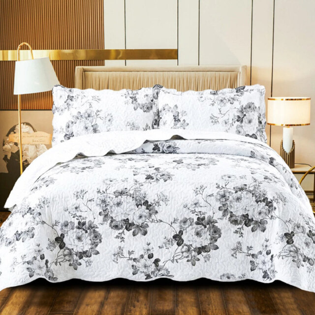 Polyester Patchwork Bedspread with Pillow Shams Included