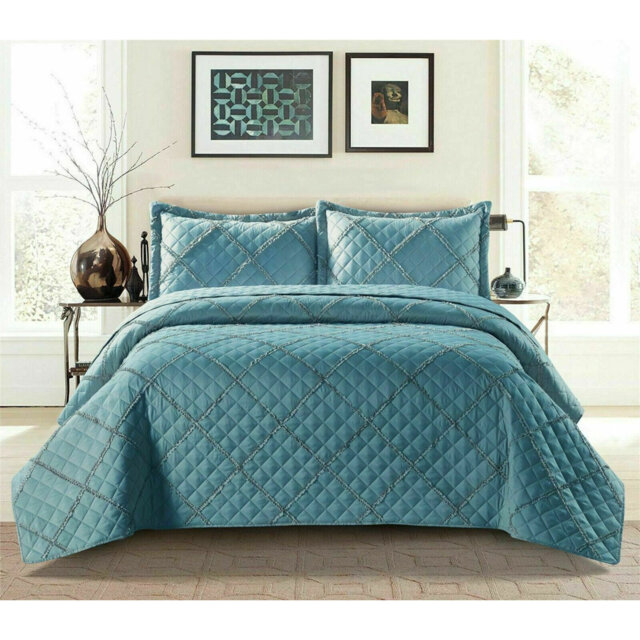 Pavie Throw Blanket
