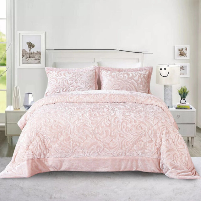 Bedspread with Pillow Shams Included
