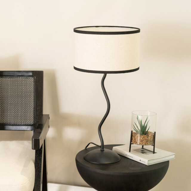 Cyerra Metal Table Lamp