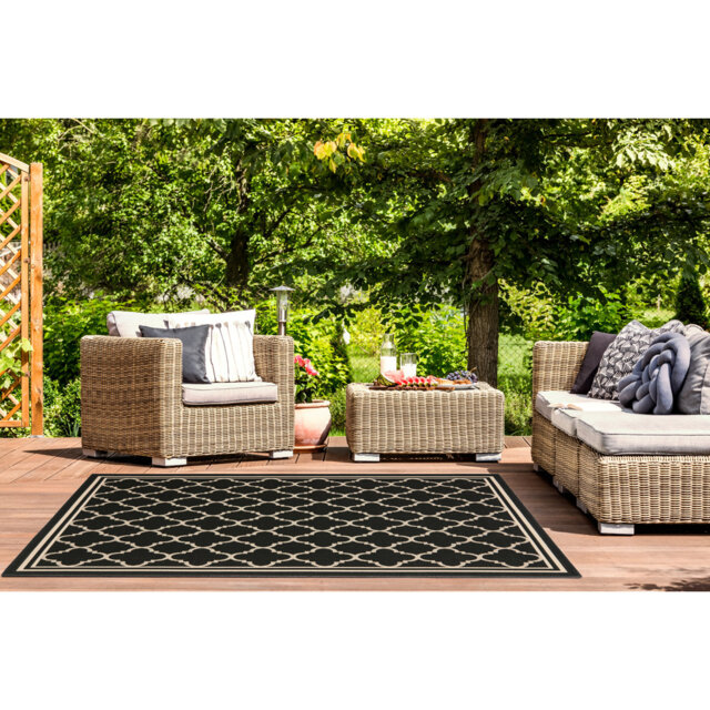 Herefordshire Indoor/Outdoor Hooked Black/Beige Rug