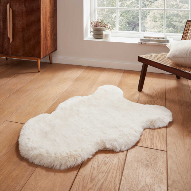 Lehi Shaggy Super Soft Sheepskin Rug - Ivory - 60X180