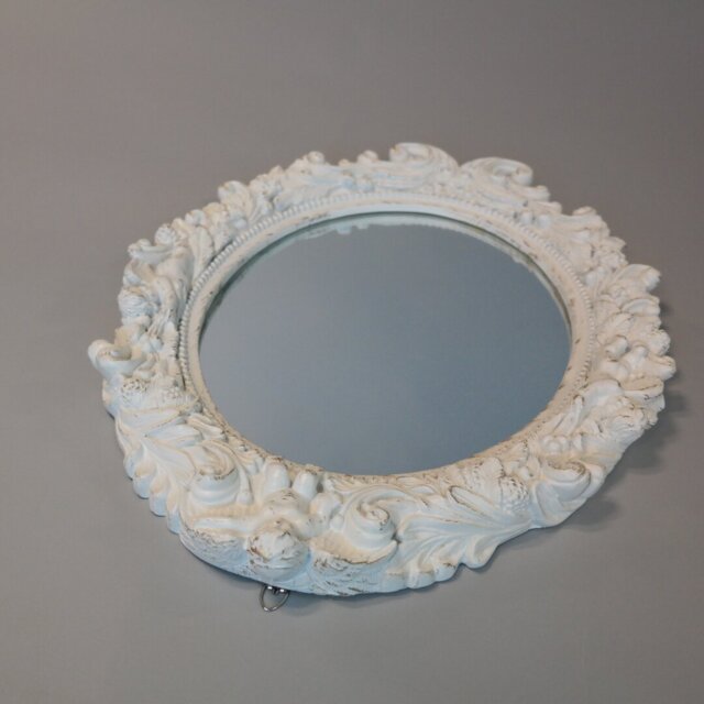 Oval Framed Wall Mounted Accent Mirror
