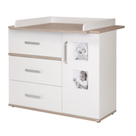 Pia Changing Table