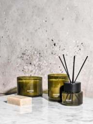 Scented Three-Wick Candle Oud Leaf (Geranium, Rose, Sandalwood) - thumbnail 5