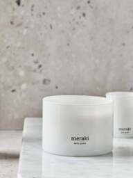 Scented Three-Wick Candle White Garden (Rose, Cyclamen, Cedarwood) - thumbnail 2