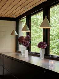 Dimmable LED Pendant Light Pose - thumbnail 8